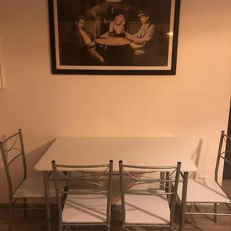 Apartment Eine 2 *
